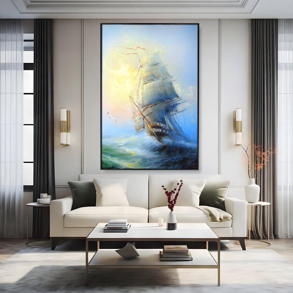 Tablou canvas cu pictura cu vapor pe valuri furtunoase, in rama de aluminiu negru, pe perete intr-un living